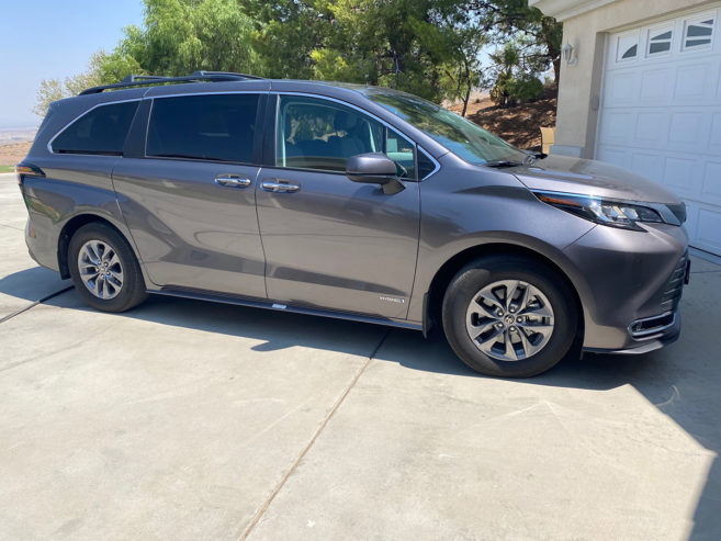 2021 Toyota Sienna XLE
