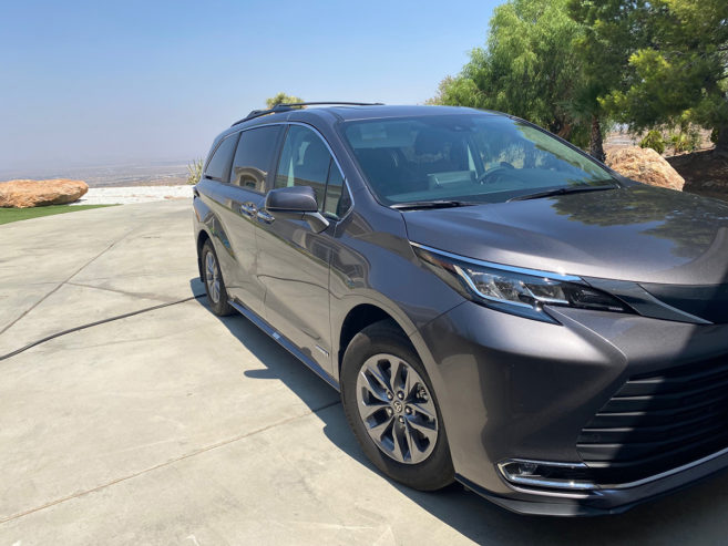 2021 Toyota Sienna XLE